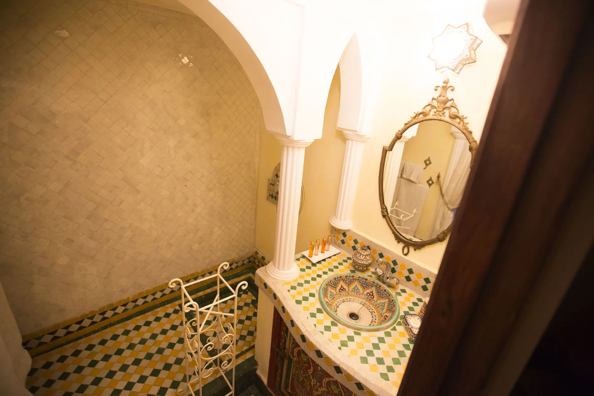 02 salle bain colonnes.D7vwY54J