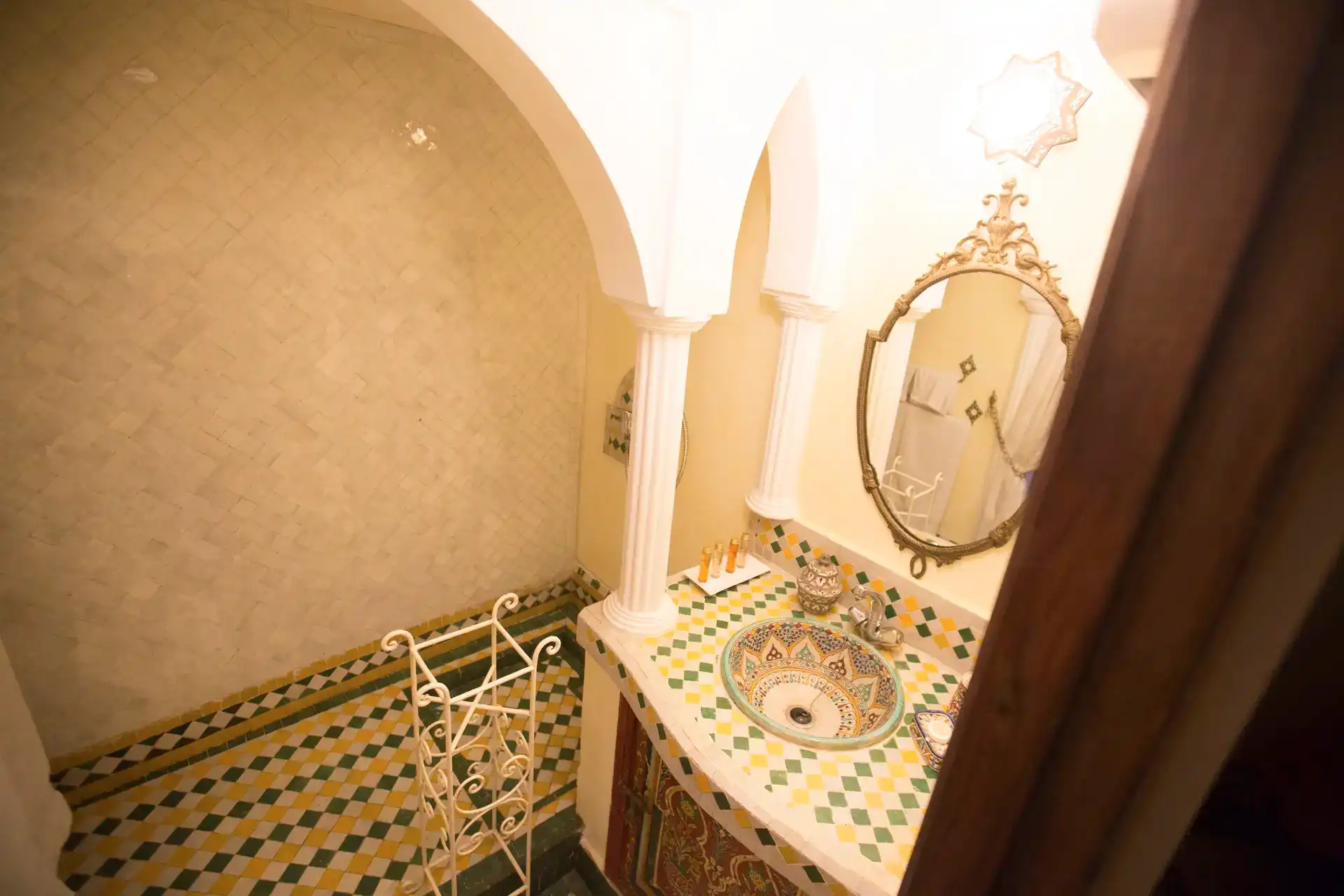 salle bain colonnes